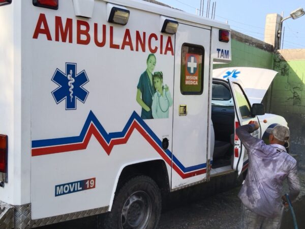 Ambulancia Nissan - Imagen 2