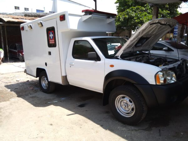 Ambulancia Nissan - Imagen 5