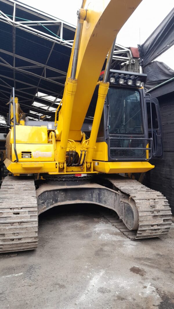 Excavadora Komatsu PC200 - Imagen 7