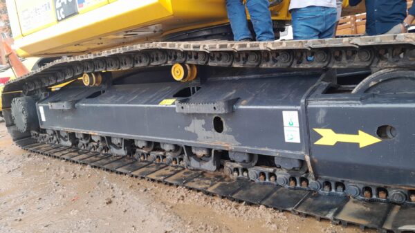 Excavadora Komatsu PC240 - Imagen 5