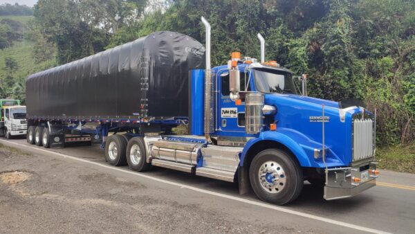 Tractomula (completa) Kenworth - Imagen 3