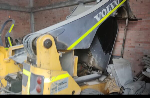Lote 4 Minicargador Volvo - Imagen 2