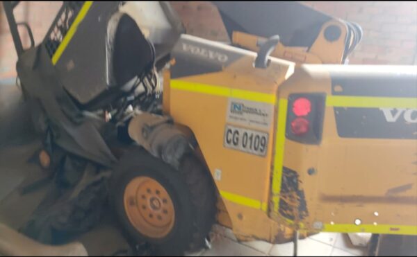 Lote 4 Minicargador Volvo - Imagen 4