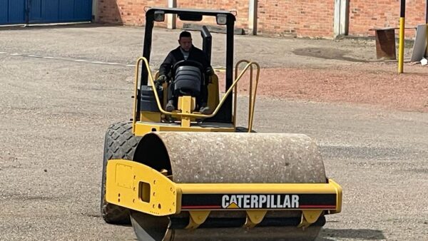 Lote 10 Compactador Caterpillar CS-563E - Imagen 3
