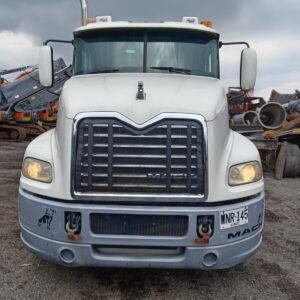 TRACTOMULA CABEZOTE MACK CXU613E