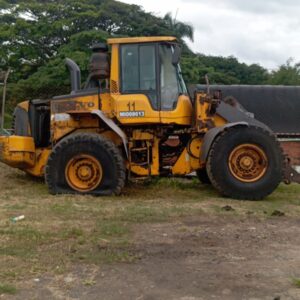 CARGADOR FRONTAL VOLVO LF90F (SIN BALDE)