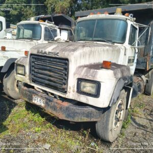 Volqueta mack dt 1997