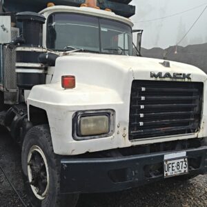 Volqueta mack dt 1995