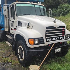 Volqueta mack dt 2007