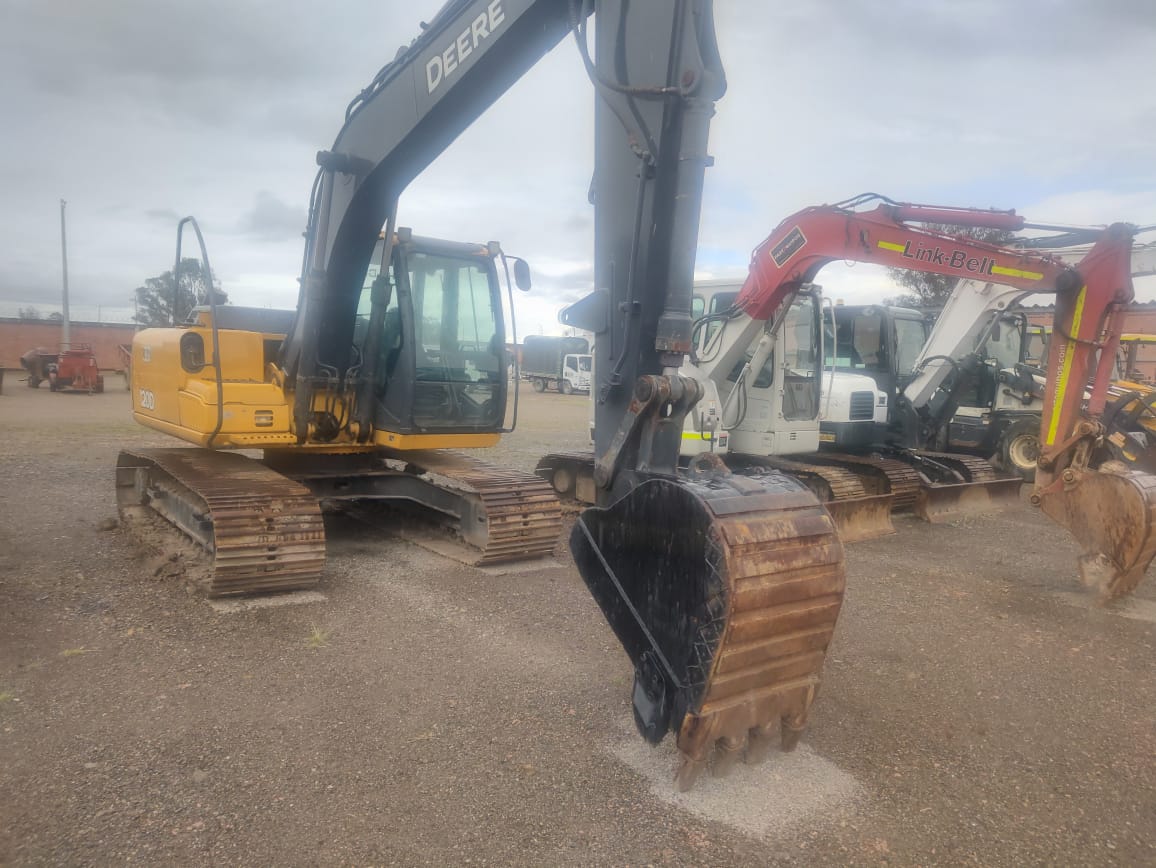 Excavadora john deere 120D - Imagen 7