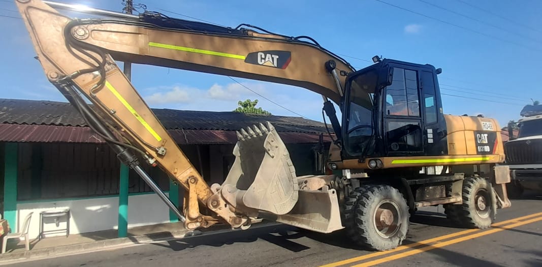 Excavadora de ruedas Caterpilar M318D - Imagen 2