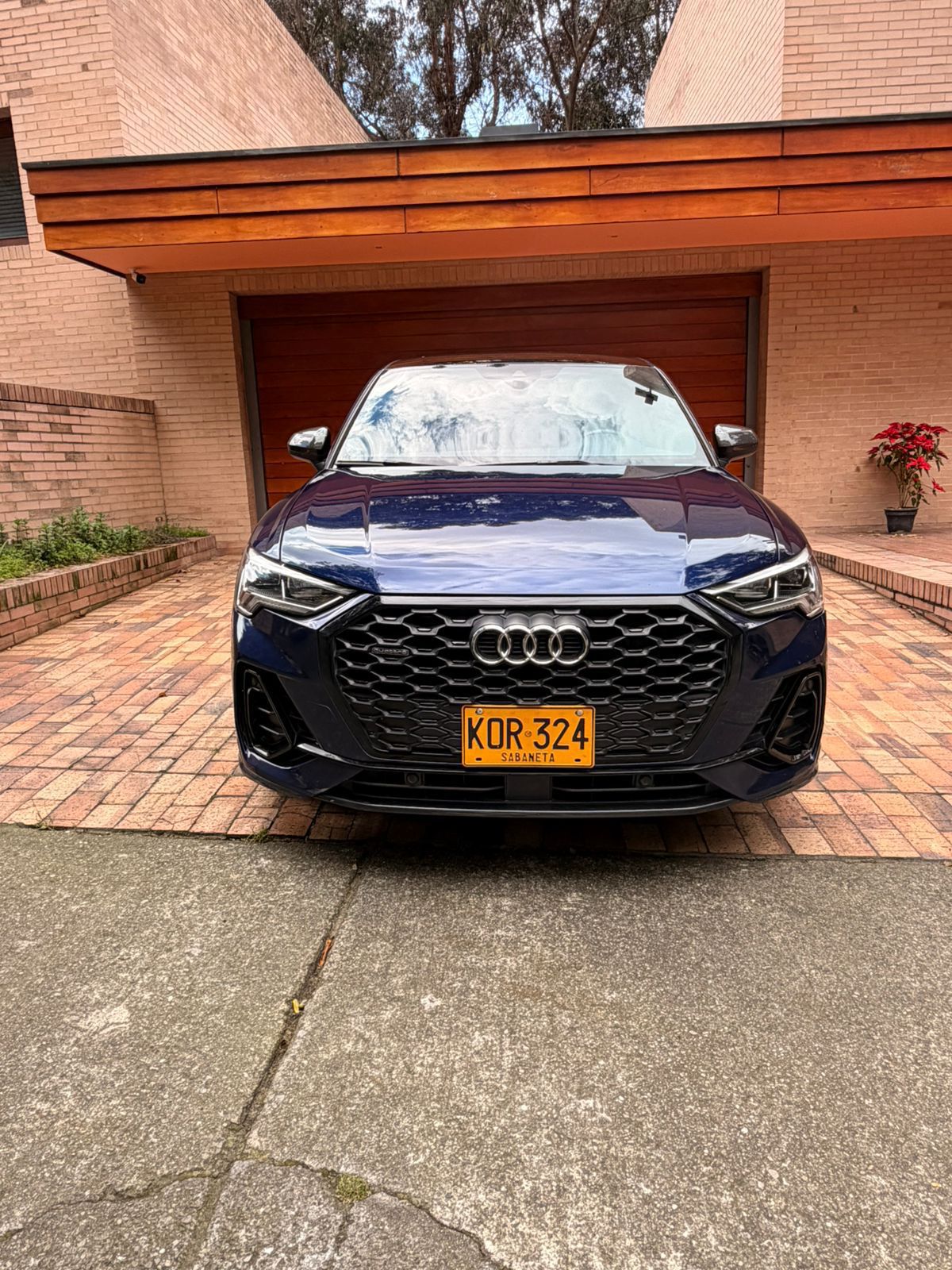 Automóvil Audi Q3 2.0 TFSI Quattro Sline