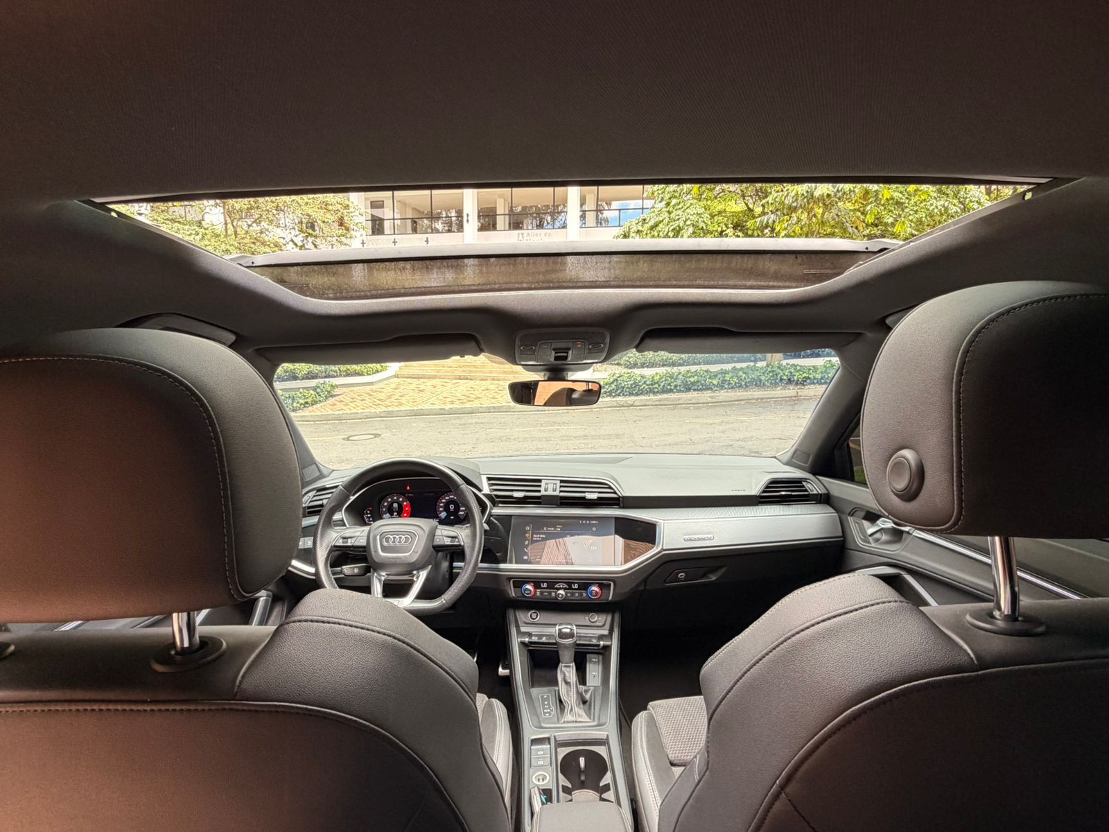 Automóvil Audi Q3 2.0 TFSI Quattro Sline - Imagen 8