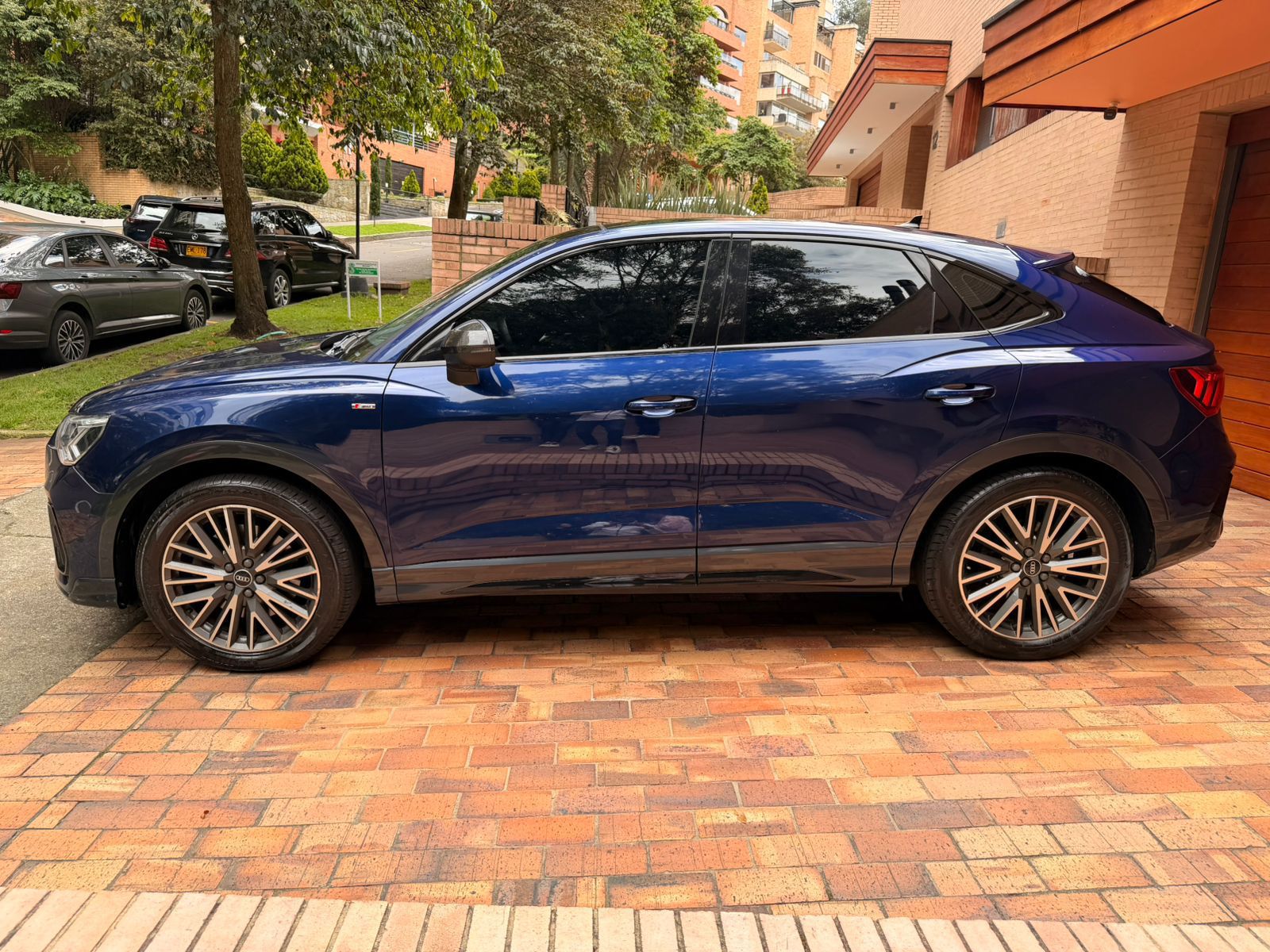Automóvil Audi Q3 2.0 TFSI Quattro Sline - Imagen 15