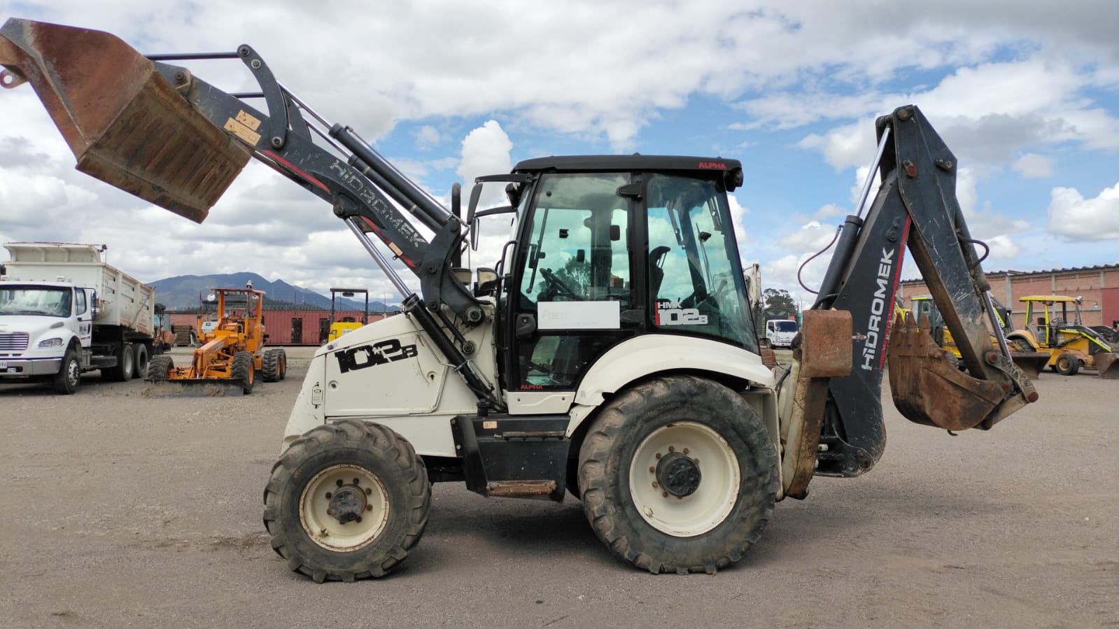 Retroexcavadora hidromek 102B - Imagen 3
