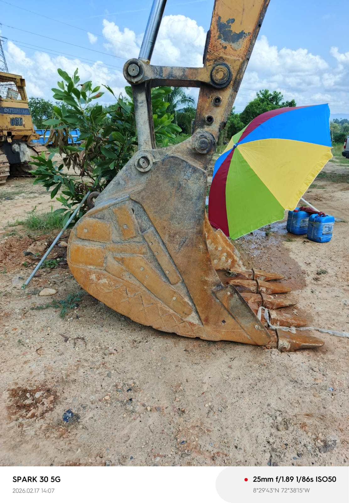 Excavadora Komatsu PC220-7 - Imagen 4