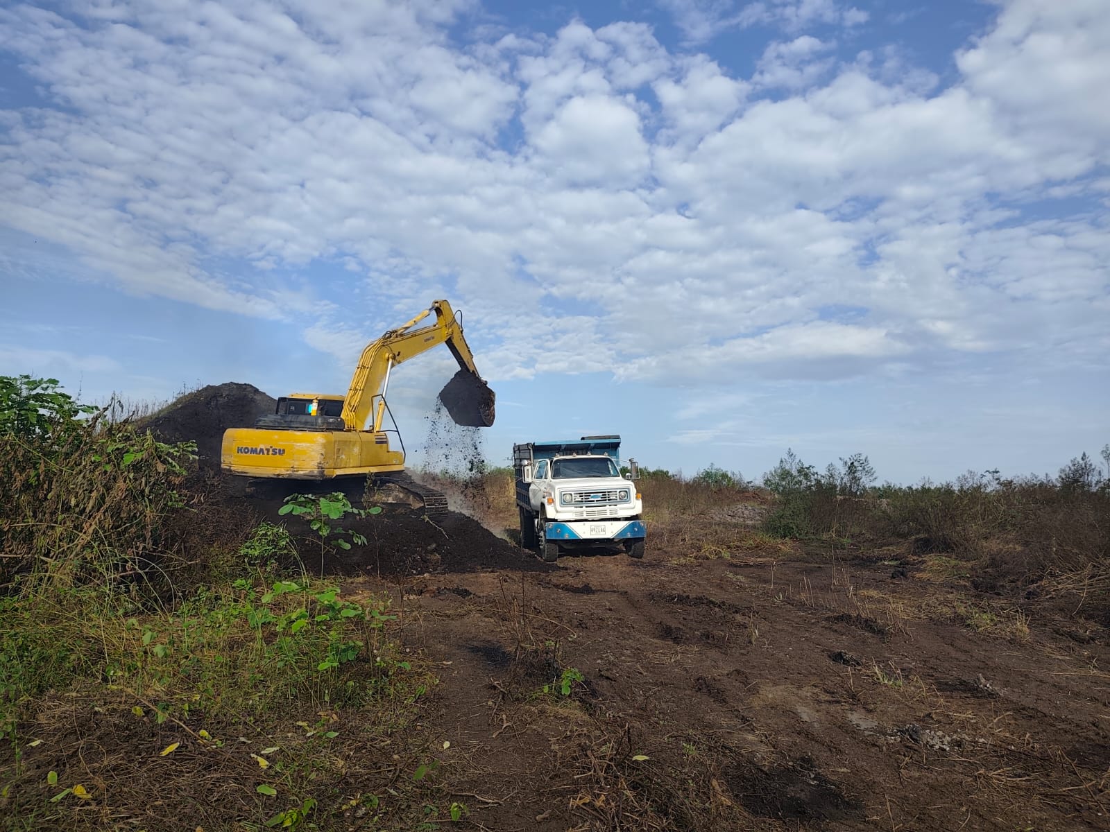 Excavadora Komatsu PC220-7 - Imagen 5