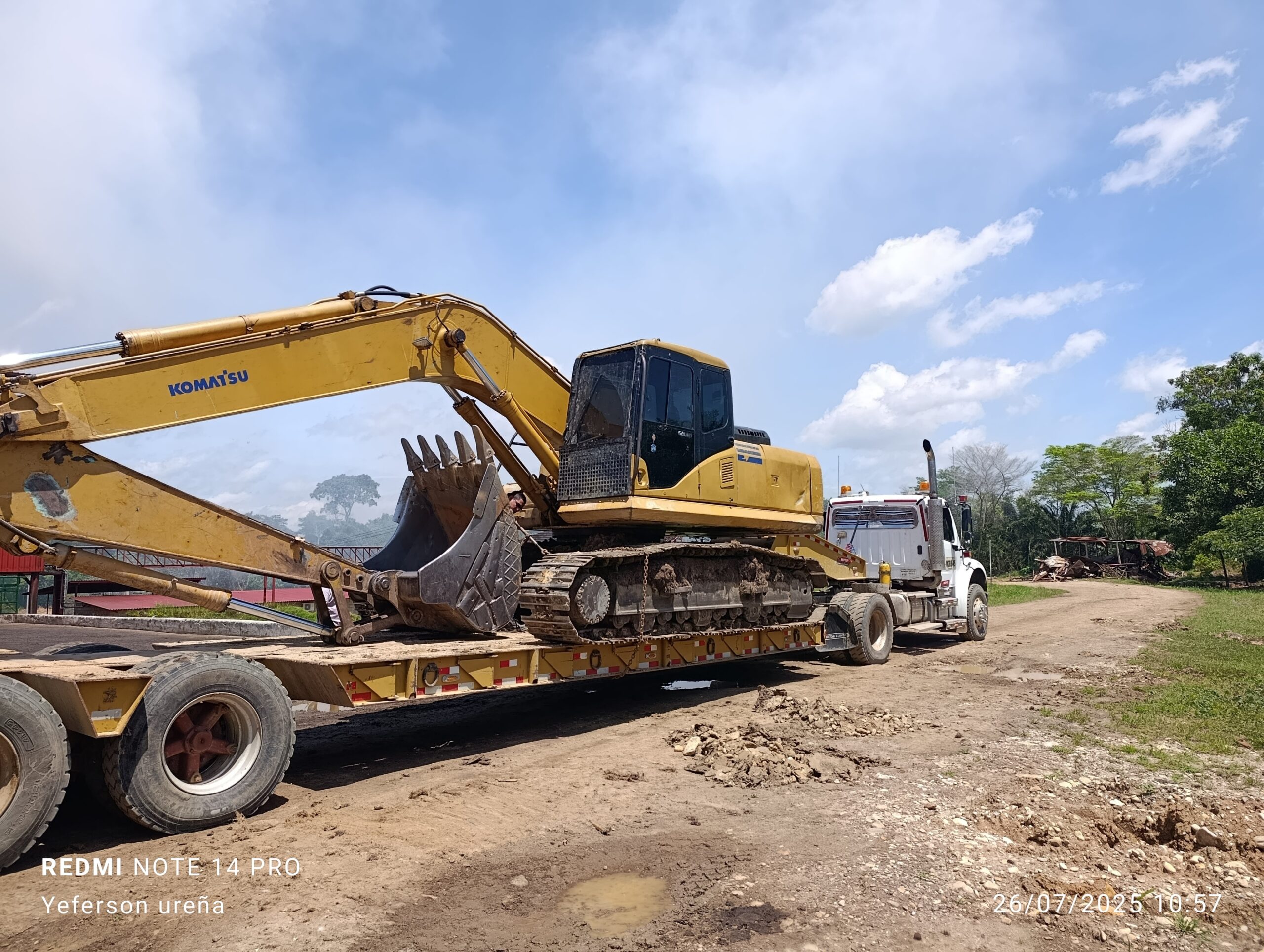 Excavadora Komatsu PC220-7 - Imagen 6