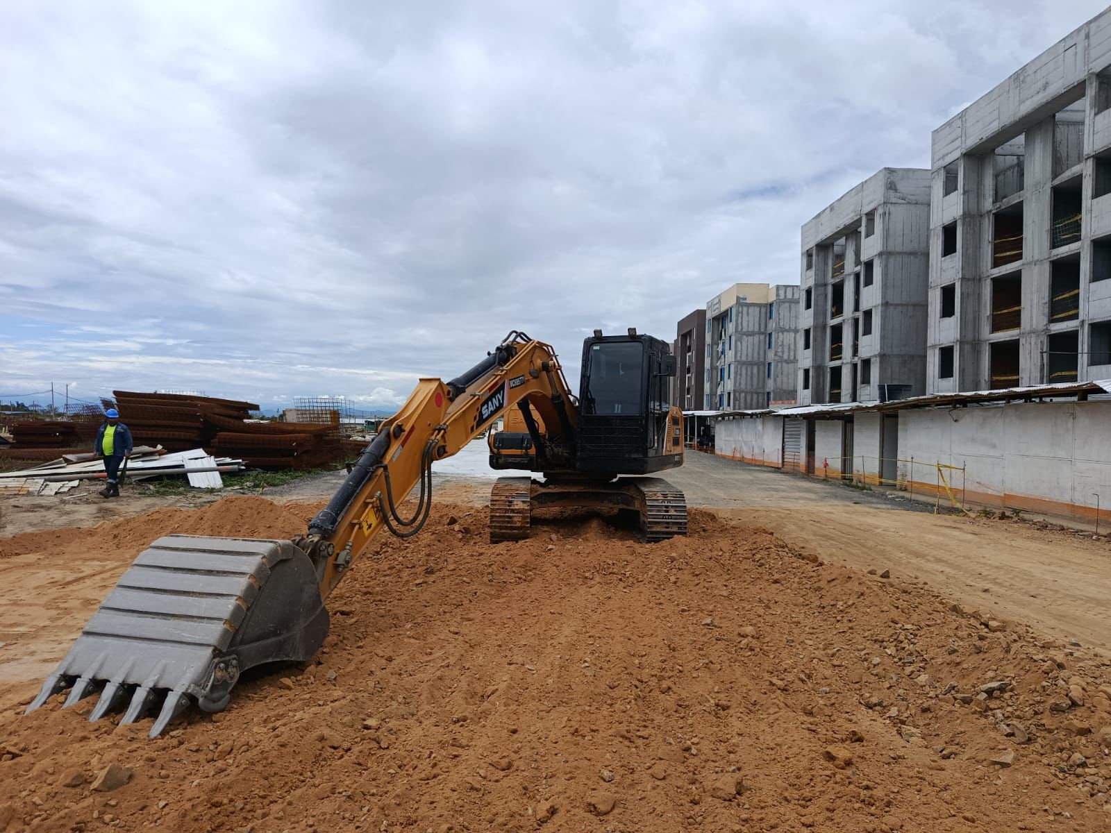 Excavadora Sany SY135Cpro - Imagen 5