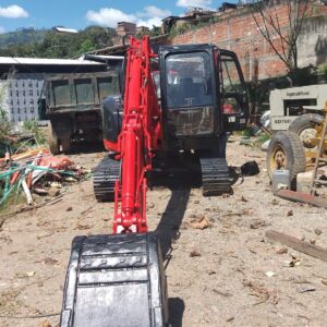 Mini-Excavadora Hitachi 75